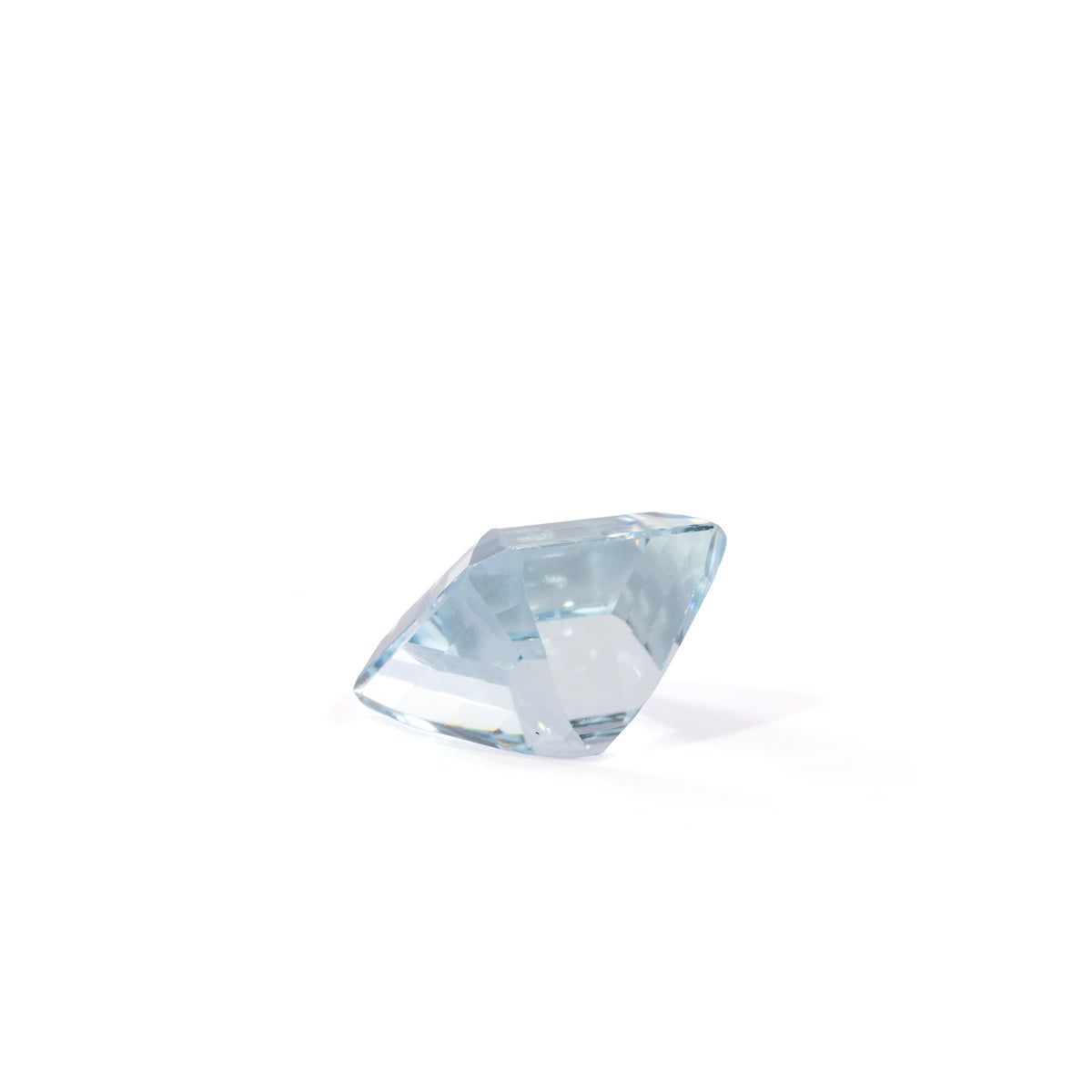 Pale blue square Aquamarine gemstone, side profile