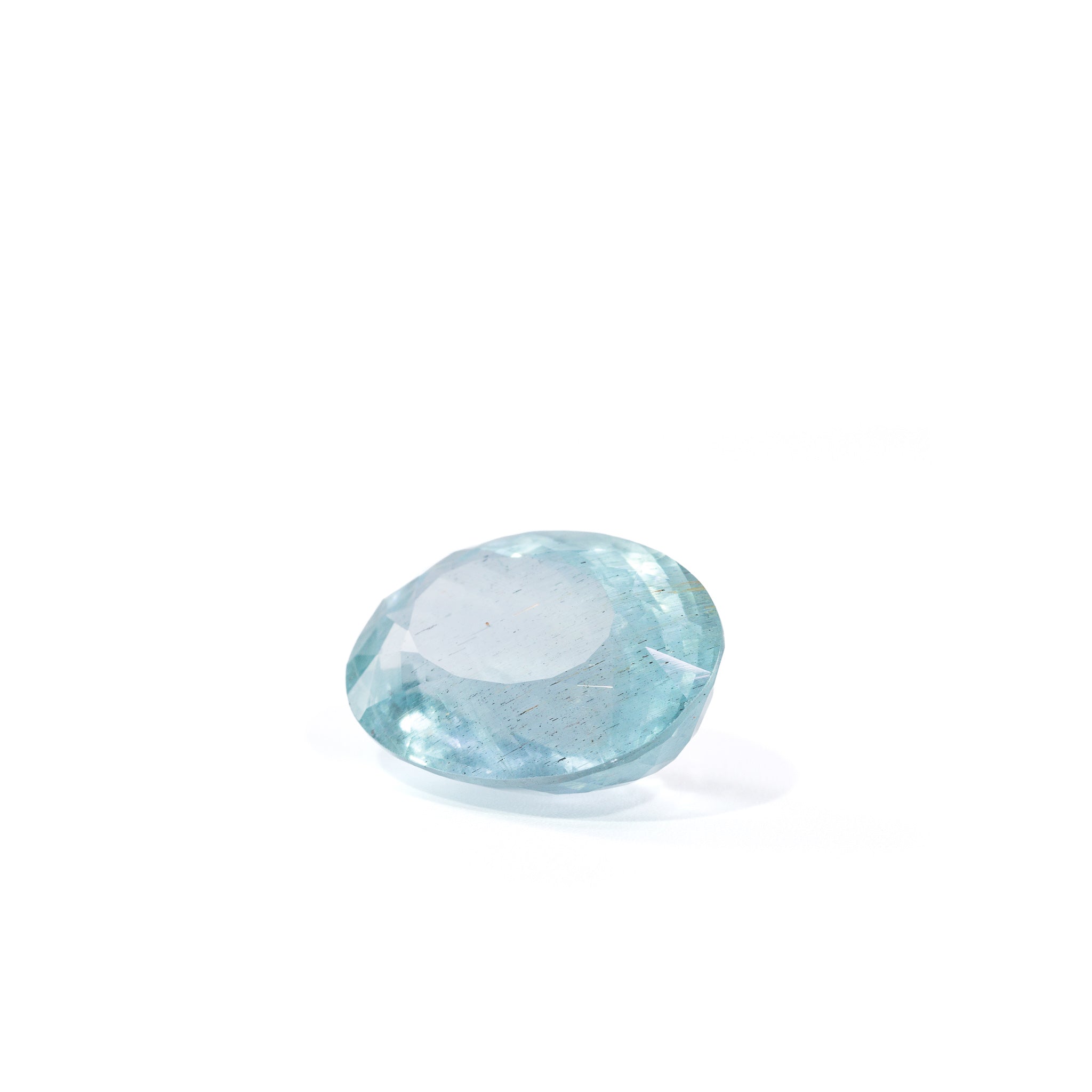 Large elongated oval Aquamarine gemstone, three-quarter view