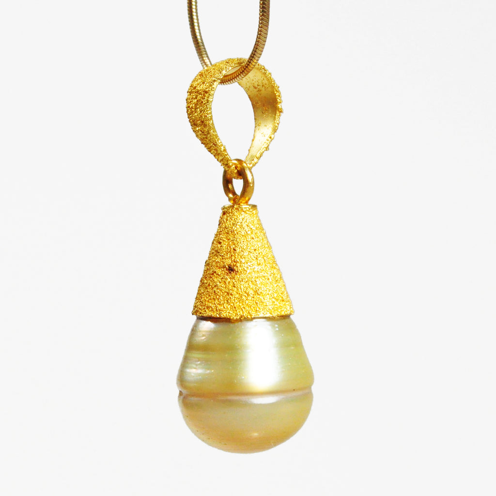Tahitian Southsea Pearl 10.8 carat 11.05mm 22K Pendant - TO-117 - Crystalarium