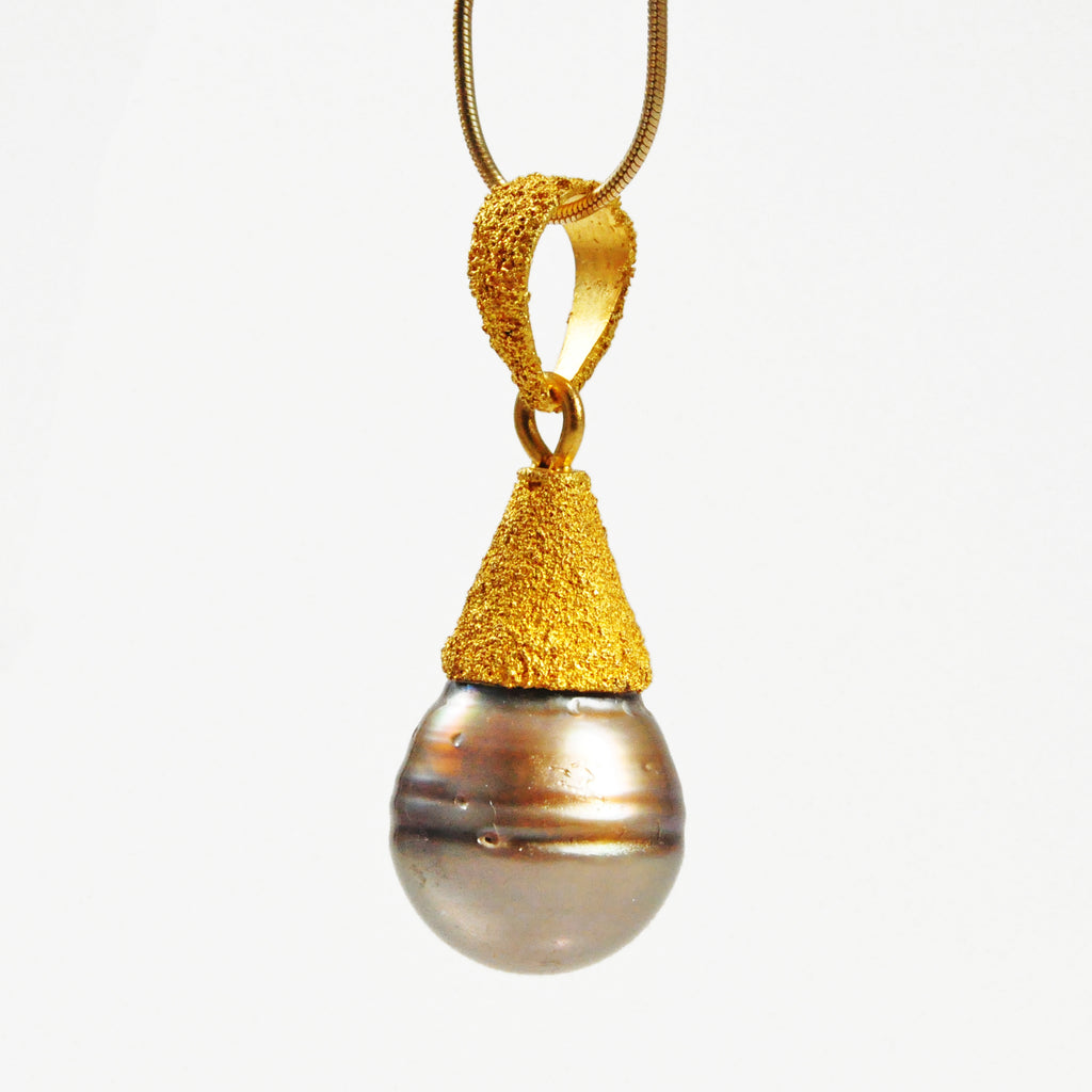 Tahitian Southsea Pearl 14.24 carat 12.12mm 22K Pendant - TO-114 - Crystalarium