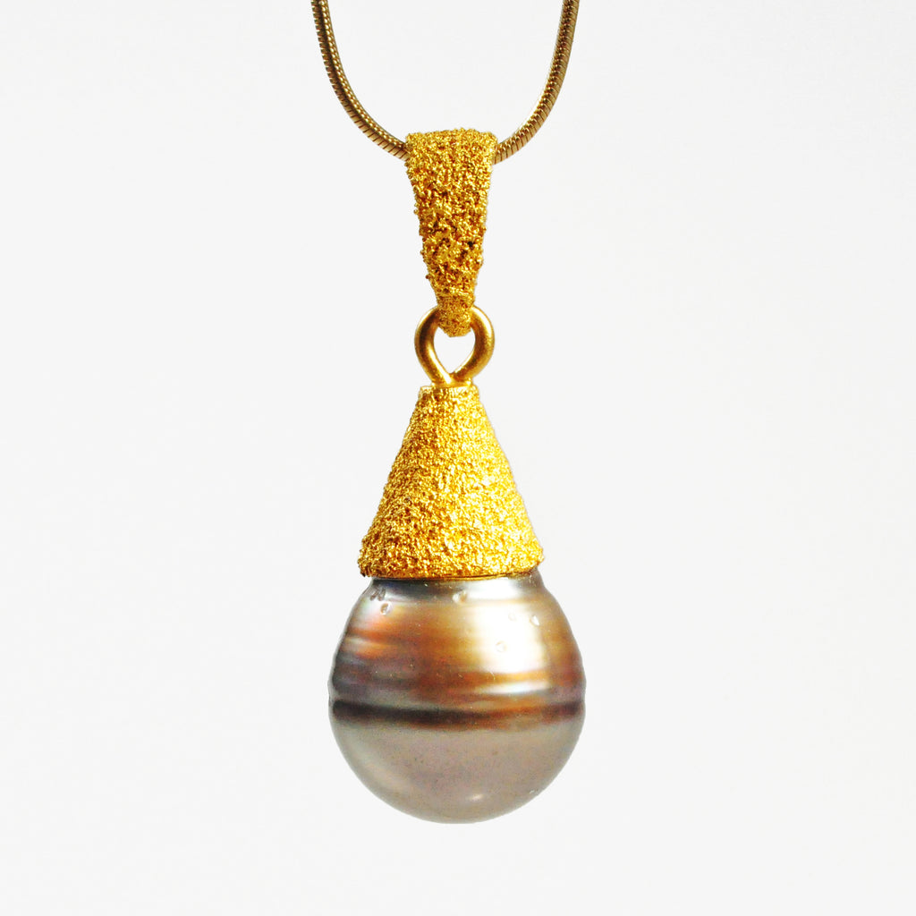 Tahitian Southsea Pearl 14.24 carat 12.12mm 22K Pendant - TO-114 - Crystalarium